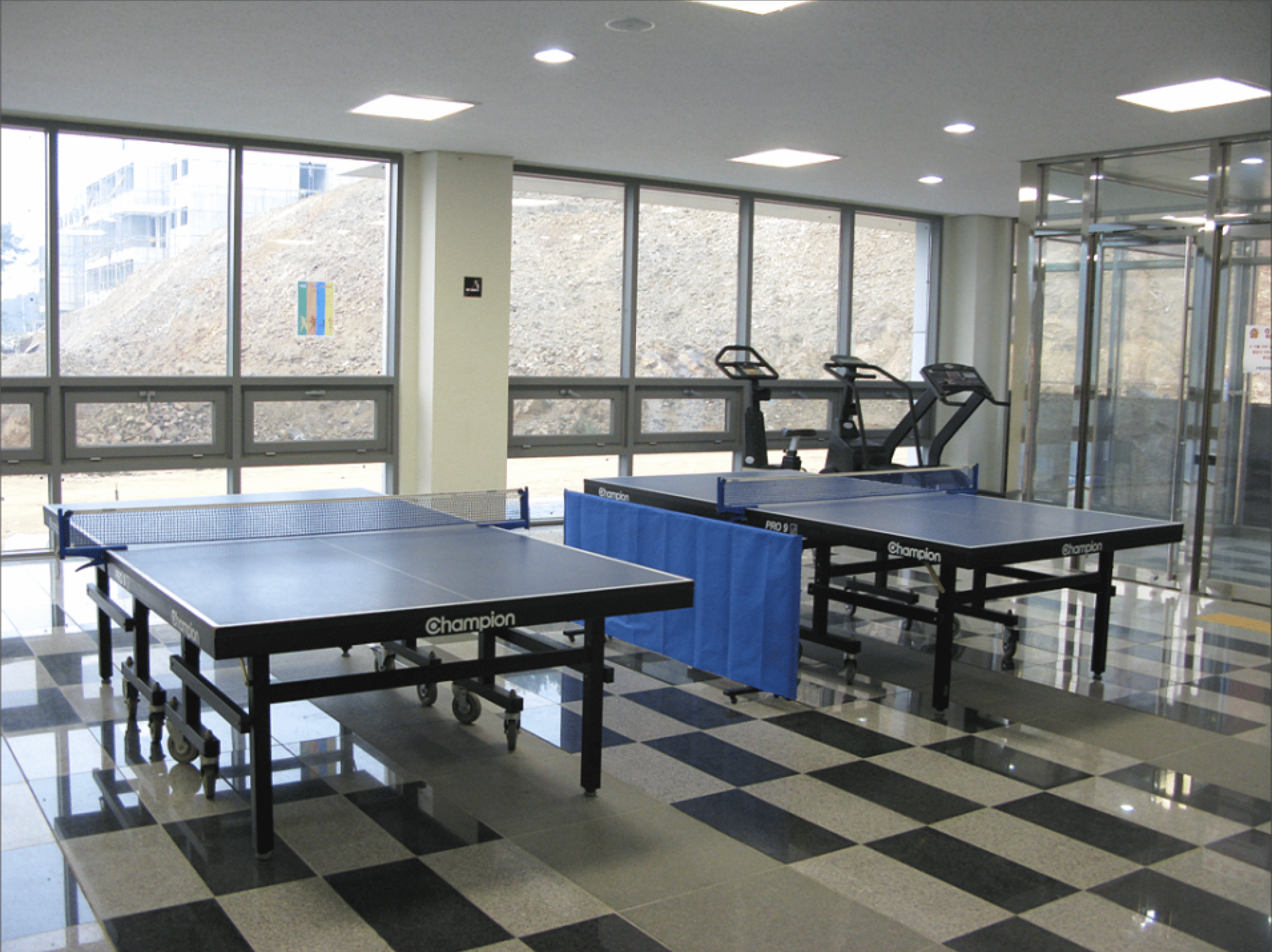 파주 대학교 내부 체육 단련실