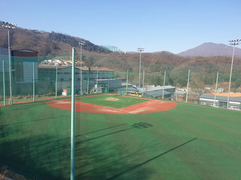 서울 잠실역 주변 대형 야외 야구장